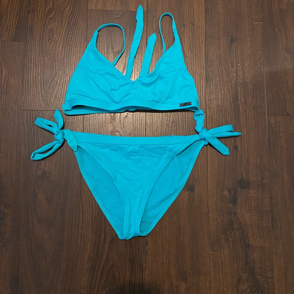 Gym shark bikini